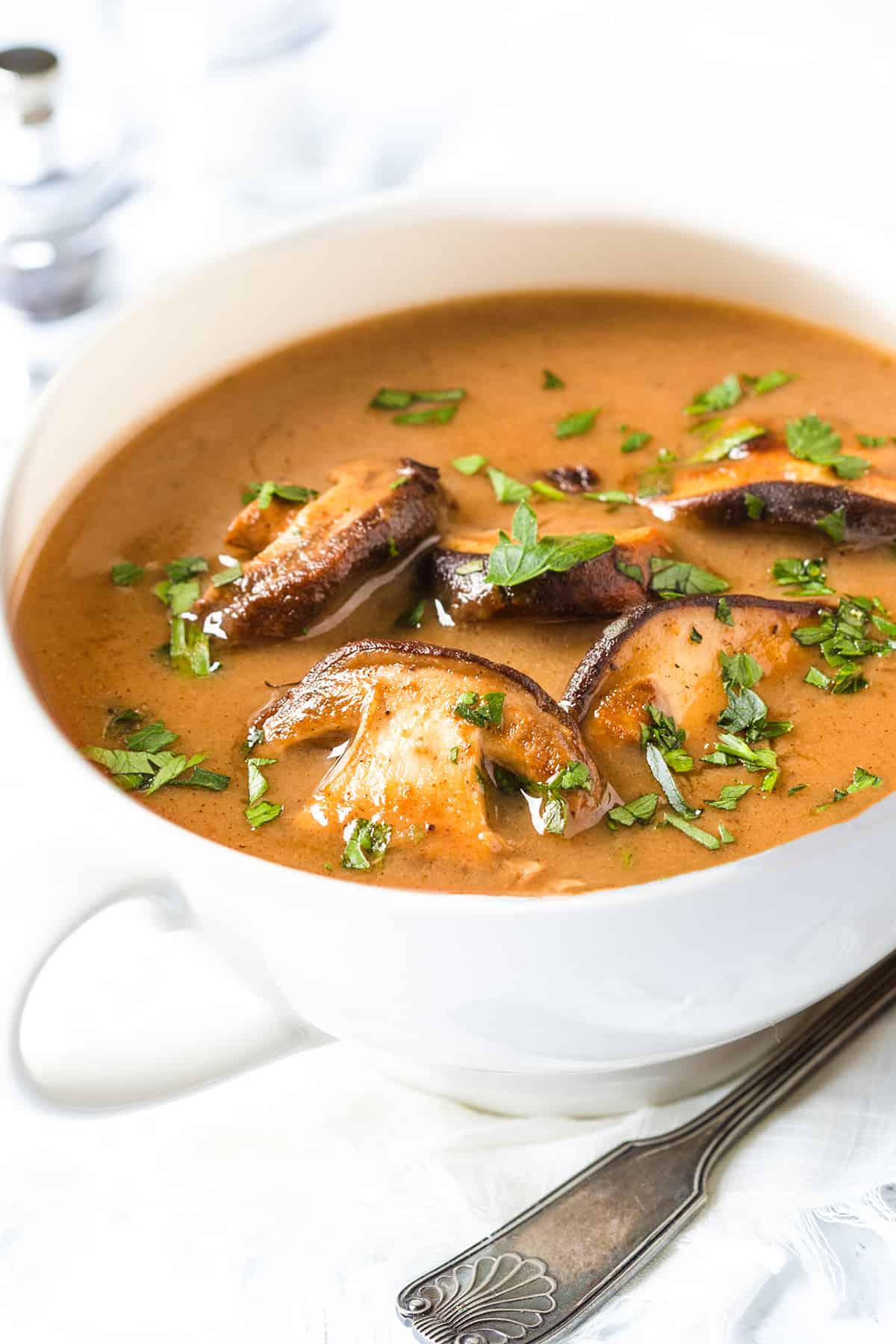 Golden Hungarian Mushroom Soup: Quick Comfort with Paprika & Cream